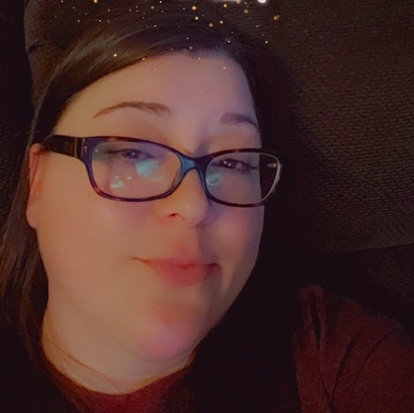 Profile Picture of Amber Thibodeaux (@amberthibode777) on Poshmark