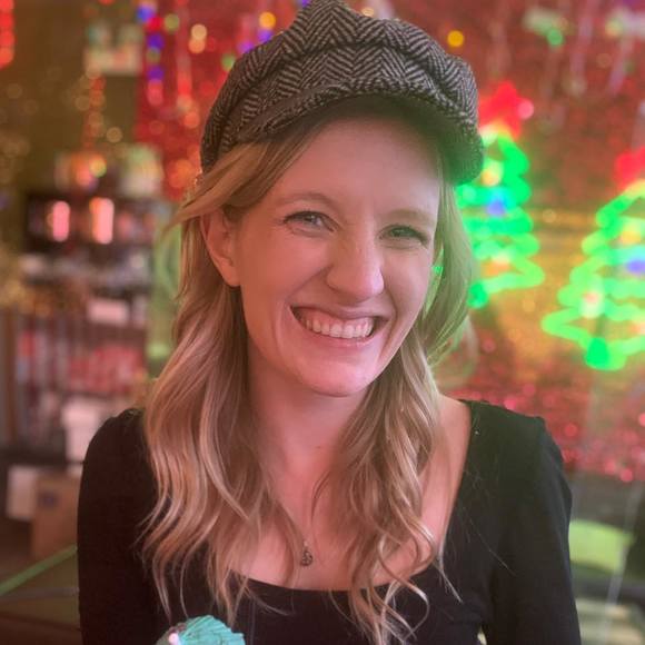 Profile Picture of Kate Quill (@katequill) on Poshmark
