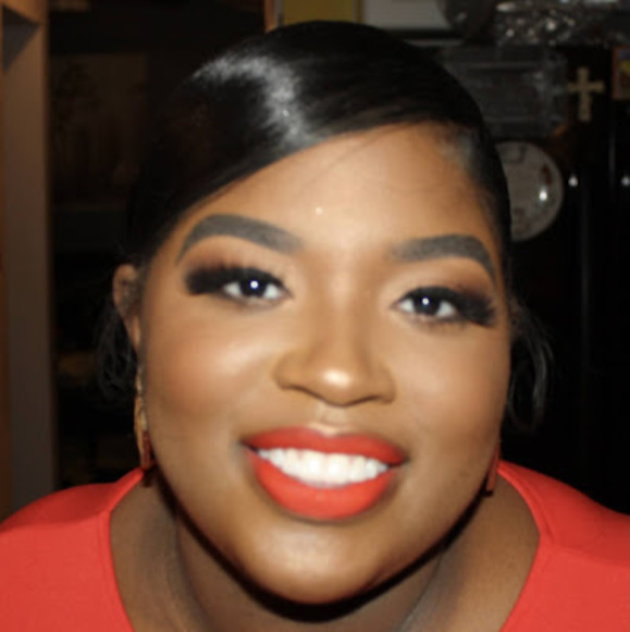 Profile Picture of Sierra Gary-timmons (@sgarytimmons) on Poshmark