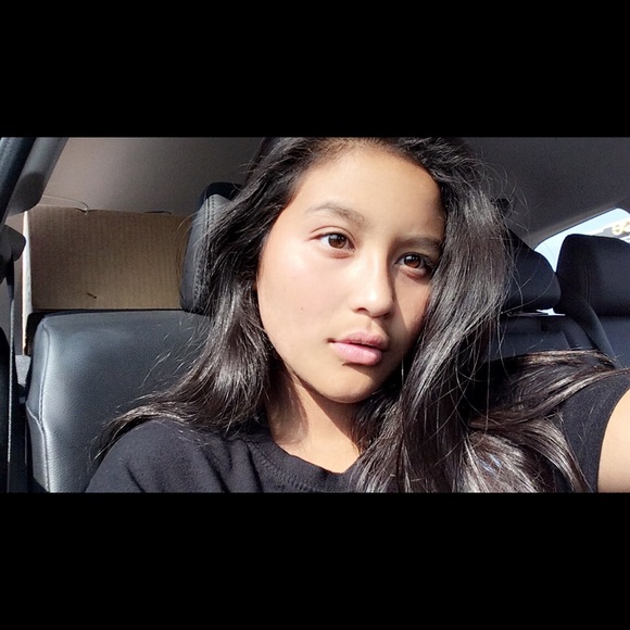 Profile Picture of Ariela Steiner (@ariela32) on Poshmark