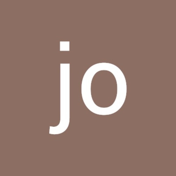 Profile Picture of Jo Roy (@joroy688) on Poshmark