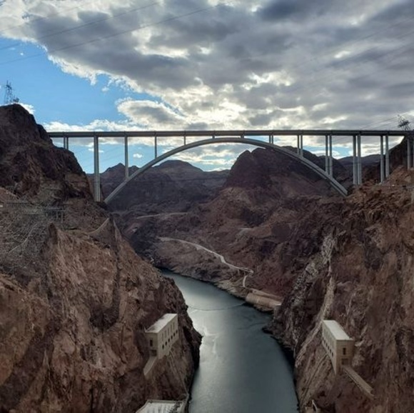 Laura Broten - Poshmark Profile Picture of Laura Broten (@laurabroten30) on Poshmark