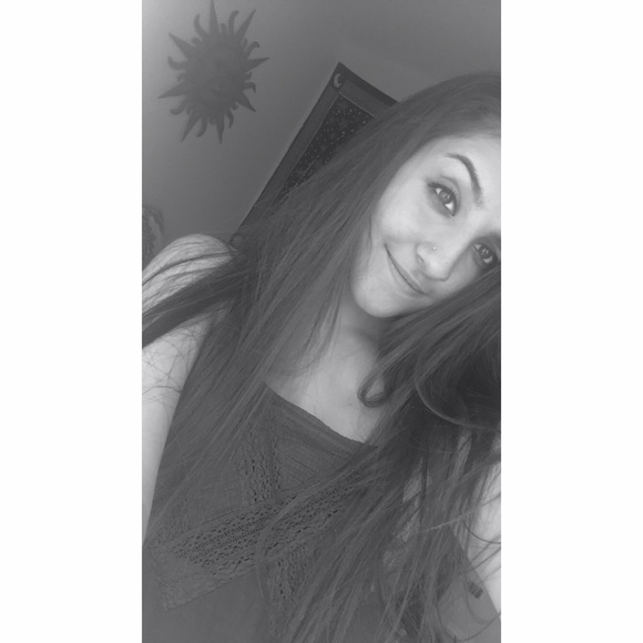 Profile Picture of Dorsa Khatibi (@dorsakhatibi) on Poshmark