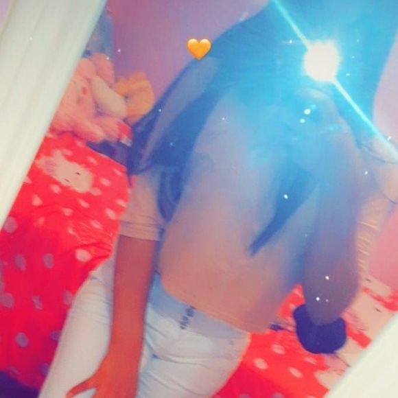 Profile Picture of Daniela Chang (@danielachango07) on Poshmark