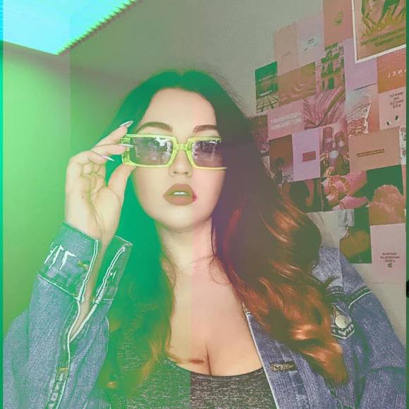 Profile Picture of Kateryna Onysko (@onyskokateryna) on Poshmark