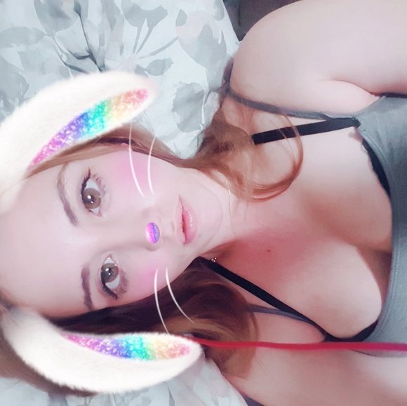 Profile Picture of Sara Potter (@gurlone942) on Poshmark
