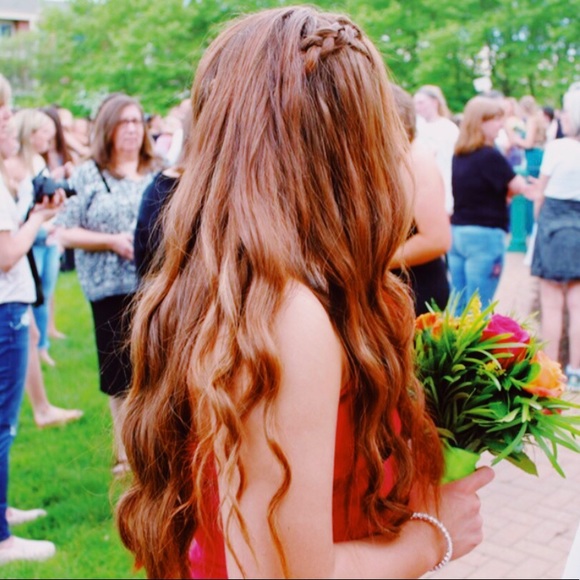 Profile Picture of Alexa Burns (@amburns13) on Poshmark