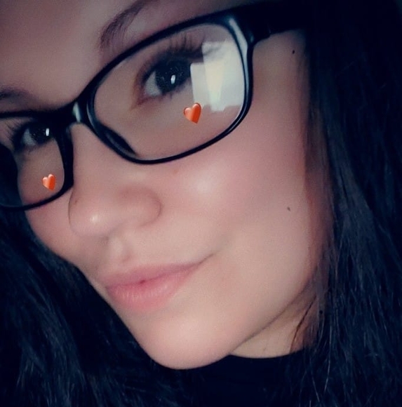 Profile Picture of Moriah Blauser (@moriahblauser83) on Poshmark
