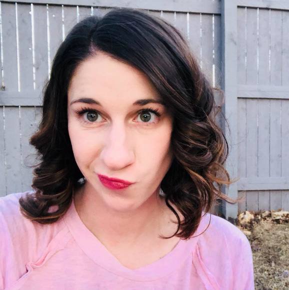 Profile Picture of Joelle Cuprak (@jhopf1040) on Poshmark