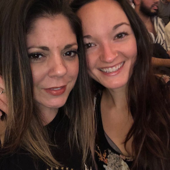 Profile Picture of Alexis Auricchio (@alexisa2779) on Poshmark