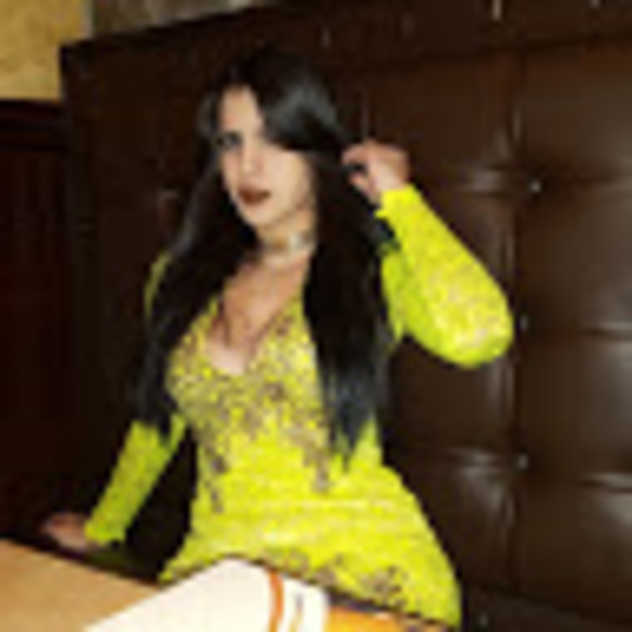 Profile Picture of Yaisel Reyes (@reyesyaisel61) on Poshmark