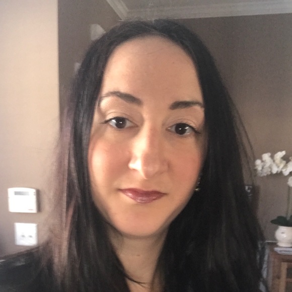 Profile Picture of Lori Reginelli (@lori33reg) on Poshmark