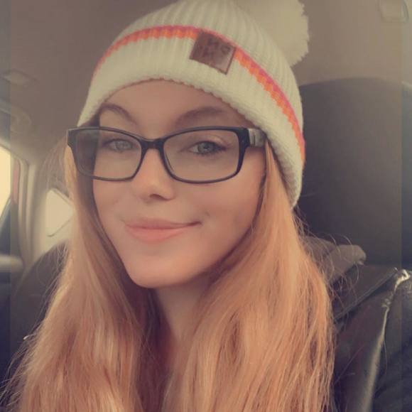 Profile Picture of Brianna Panzer (@briannapanzer) on Poshmark