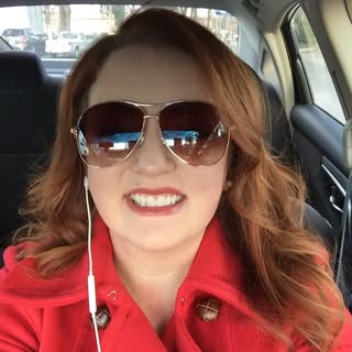 Profile Picture of Sarah Claus (@herecomessarahclaus) on Instagram