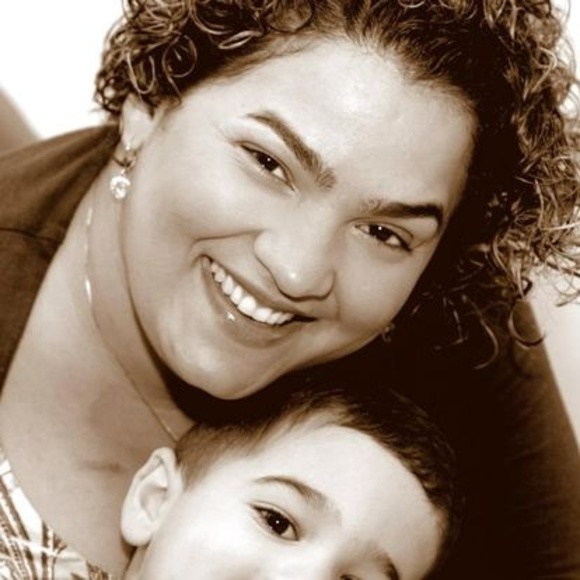 Profile Picture of Joyce Huff (@joycehuff) on Poshmark