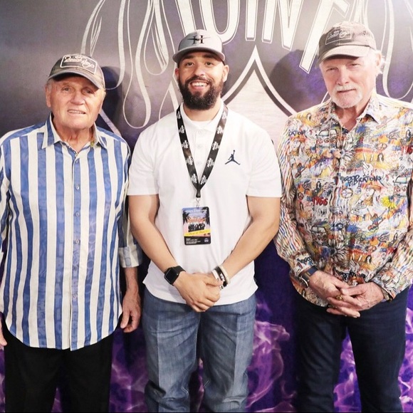 Profile Picture of Lawrence Cisneroz (@lcisneroz) on Poshmark