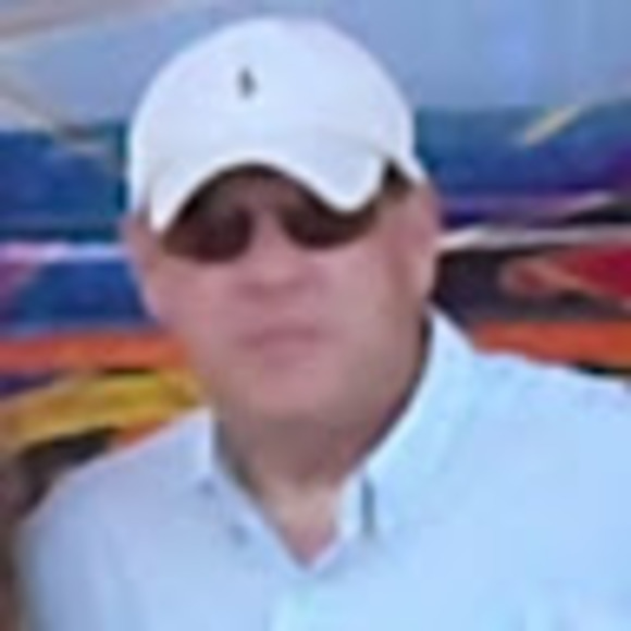 Profile Picture of Stuart Bell (@stuart_bell) on Poshmark