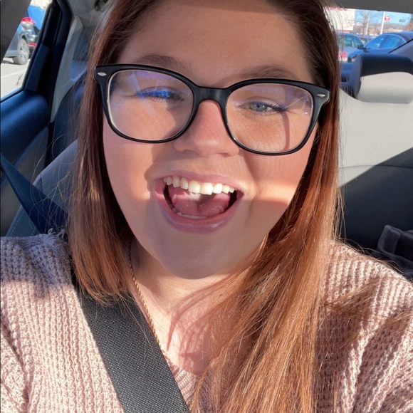 Profile Picture of Tori Paglio (@toribell0077) on Poshmark