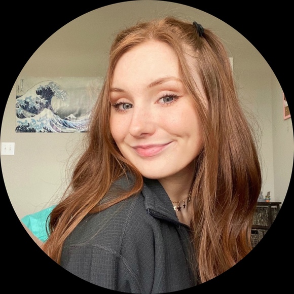 Profile Picture of Alyssa Waldrop (@alyssawaldrop18) on Poshmark