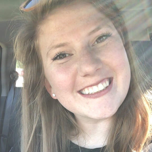 Jaclyn Boever - Poshmark Profile Picture of Jaclyn Boever (@jaclynboev) on Poshmark