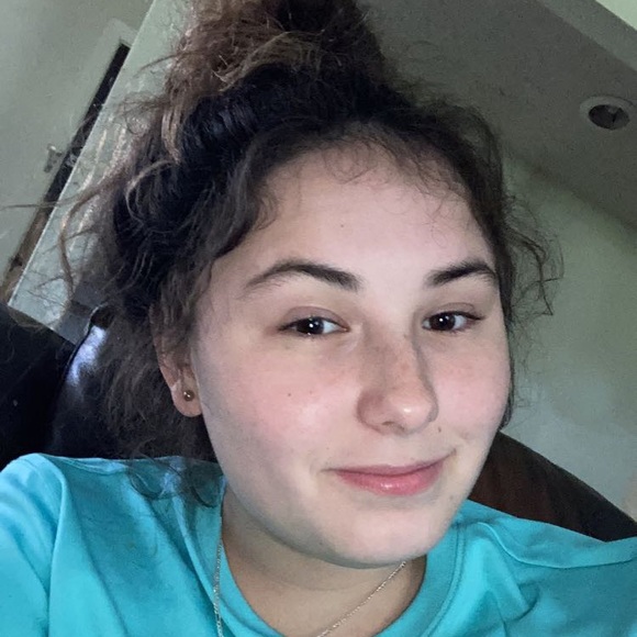 Profile Picture of Roberts Spradley (@robertsspradley) on Poshmark