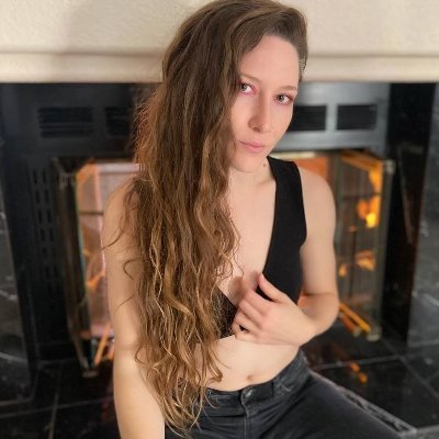 Profile Picture of Mina White (@MinaWhiteXo) on Twitter