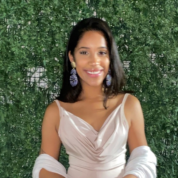 Profile Picture of Daileen Ramize (@daileen_ramize) on Poshmark