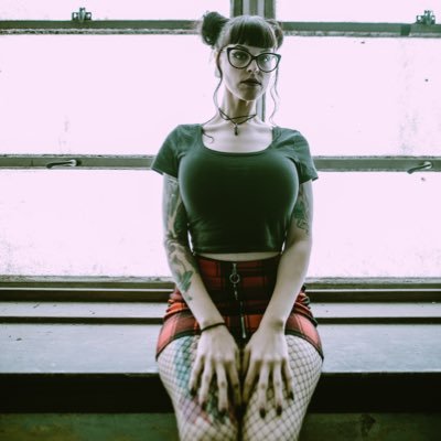 Profile Picture of Nacho Clam Sandy Cabbage 👽 (@coffingrease) on Twitter