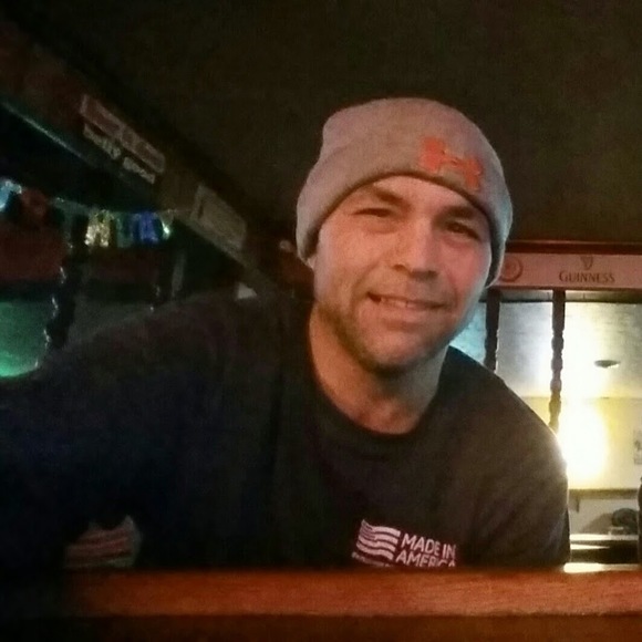 Profile Picture of Kevin Henson (@khenson812) on Poshmark