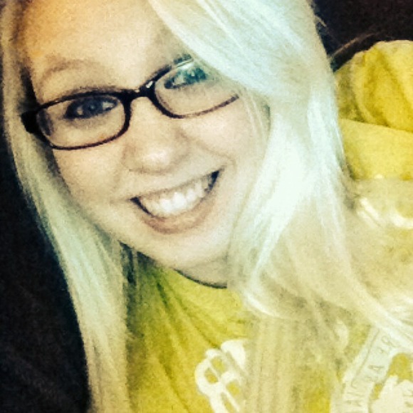 Profile Picture of Heidi Friedrichsen (@hfriedrichsen) on Poshmark