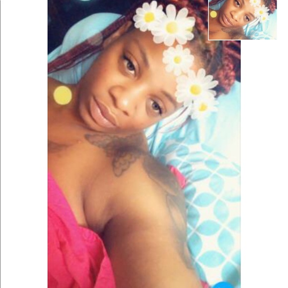 Profile Picture of Angelina Lythcott (@alythcott) on Poshmark