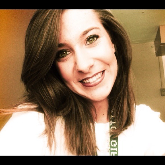 Profile Picture of Courtney Long (@courtneyleannl) on Poshmark