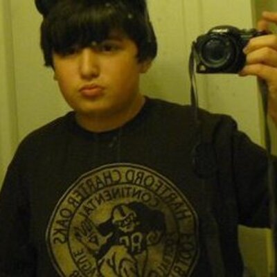 Profile Picture of Robert Crompton (@gx79) on Twitter