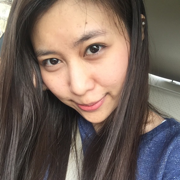 Profile Picture of ! 👠 nitcha J (@nitchaknj) on Poshmark