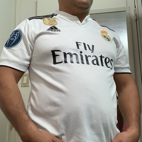 Profile Picture of Hugo Herrera (@hugoherrera150) on Poshmark