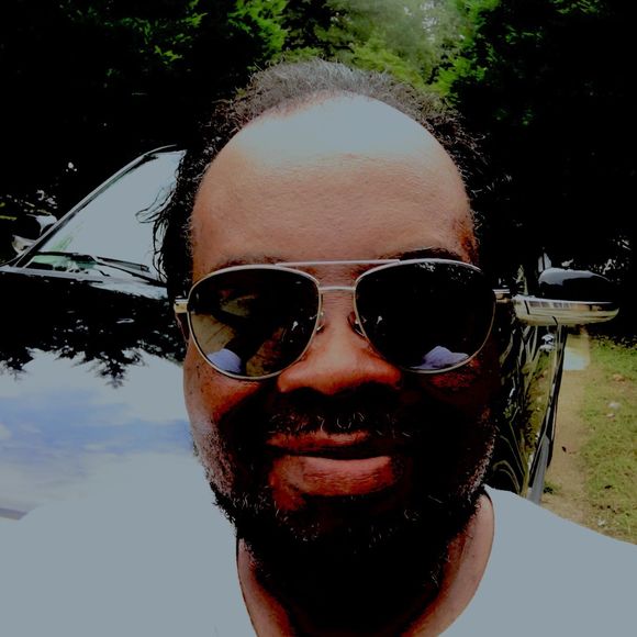 Profile Picture of Junnie Gardenhire (@junnieg) on Poshmark