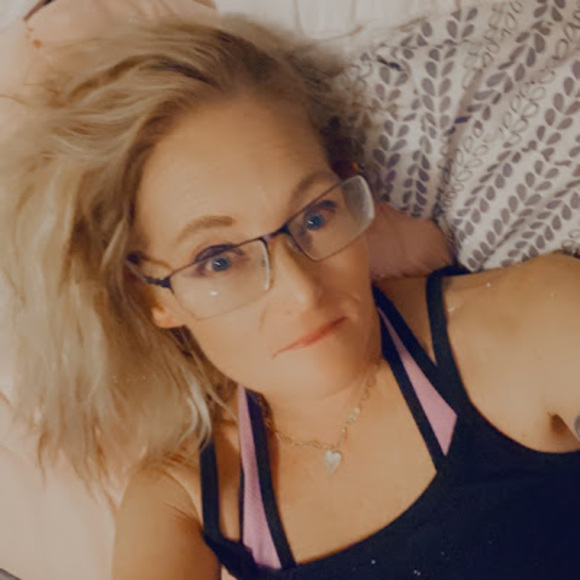 Profile Picture of Ryanne Kennealy (@rahrahiswhoiam) on Poshmark