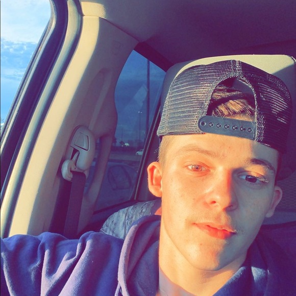 Profile Picture of Lane Walters (@lanewalters19) on Poshmark