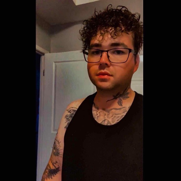 Profile Picture of Jesse Norman (@jessenorman95) on Poshmark