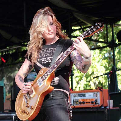 Profile Picture of Angela Clutter (@AngelaClutters2) on Twitter