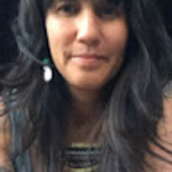 Profile Picture of Hot mess work Dijoseph (@hotmesswork) on Poshmark