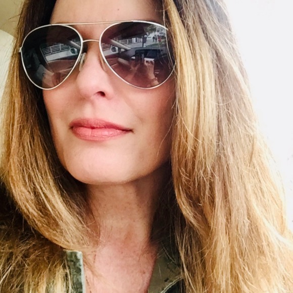 Profile Picture of Annie Lumby (@1calipeach) on Poshmark