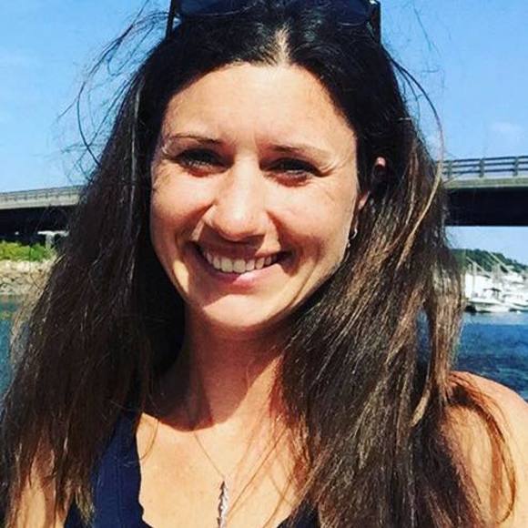 Profile Picture of Caitlin Melone (@caitlinmelone) on Poshmark