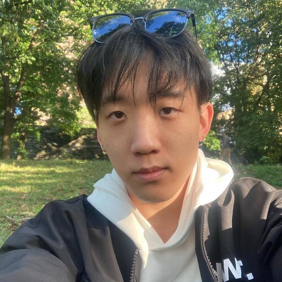 Profile Picture of Val Pyon (@squintykorean09) on Poshmark