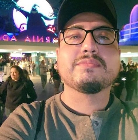 Profile Picture of Adrian Ambriz (@adrianambriz911) on Poshmark