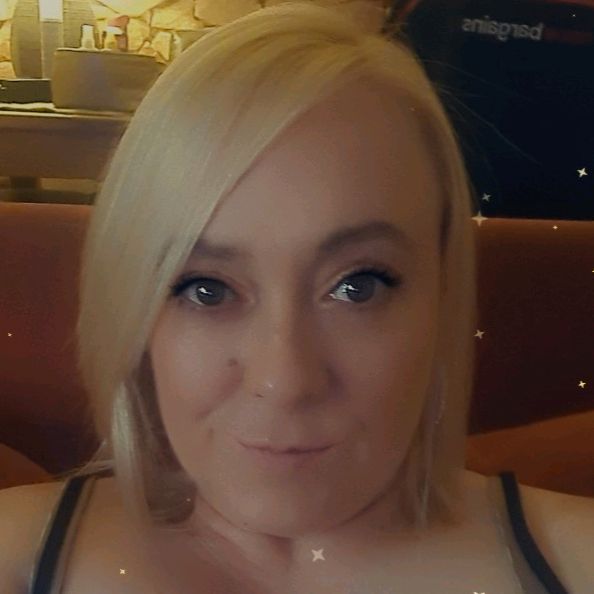 Profile Picture of Beth simmonds (@beth_simmo) on Tiktok