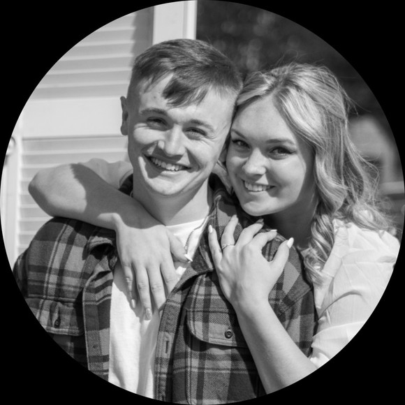 Profile Picture of Lexi Schwerdtfeger (@a_schwerdtfeger) on Poshmark
