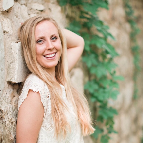 Profile Picture of Laura Checkley (@laurakcheckley) on Poshmark