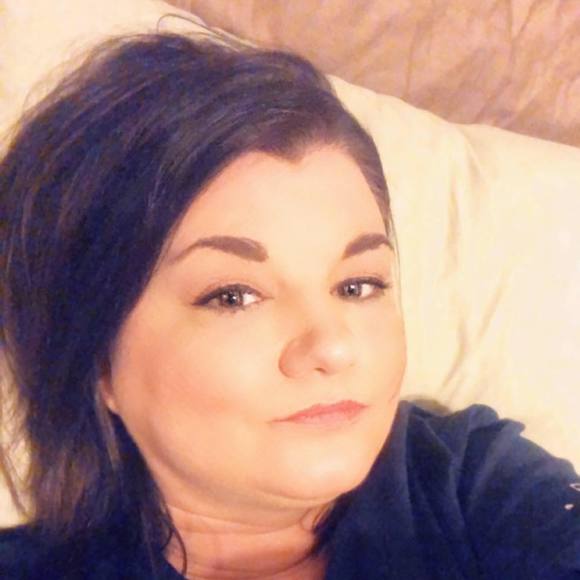 Profile Picture of April Riddle (@riddlebug) on Poshmark
