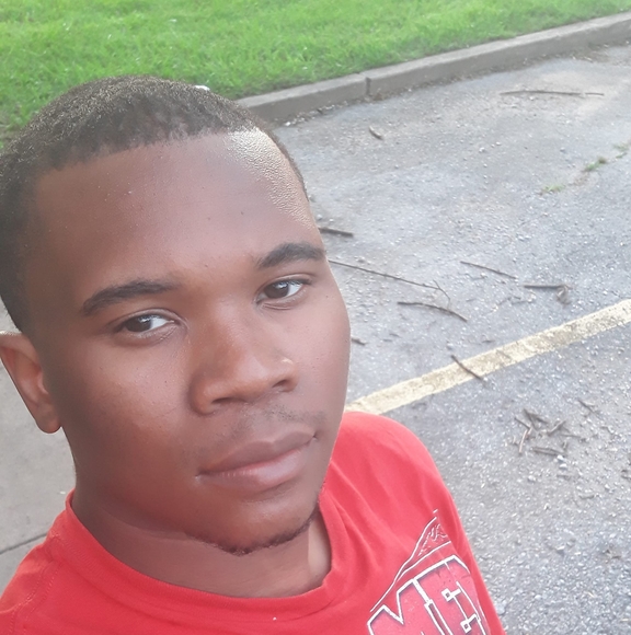 Profile Picture of Corey Hardin (@coreyhardin) on Poshmark